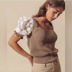 So ME -  Tan & White Floral Sweater Puff Sleeve